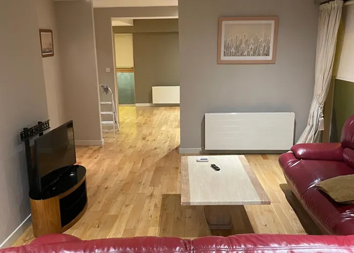 Deluxe Four-Bedroom Apartment